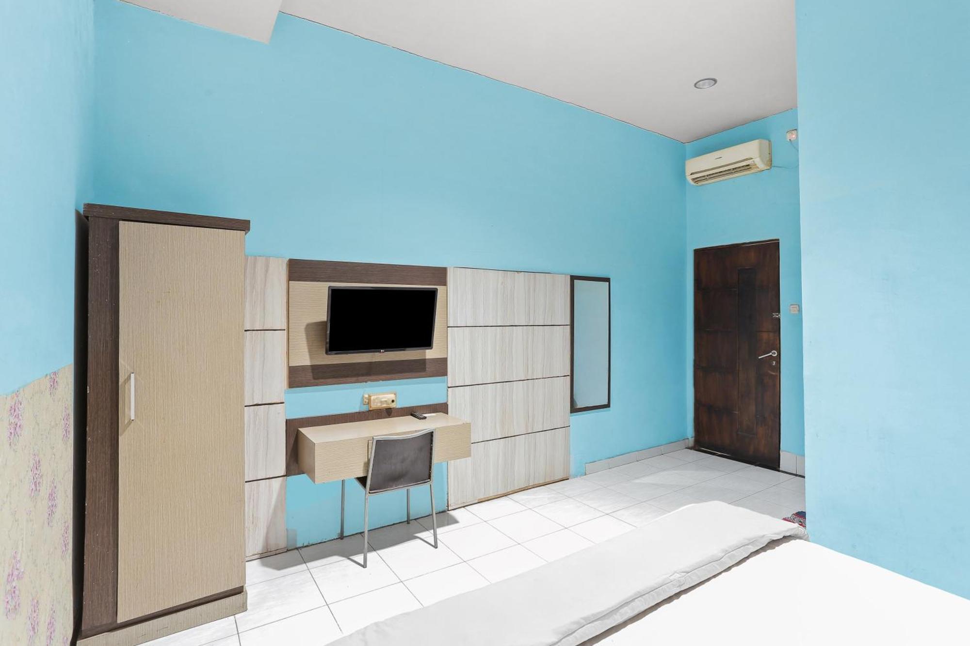 Oyo 93046 Hotel Fortuna Parepare Экстерьер фото