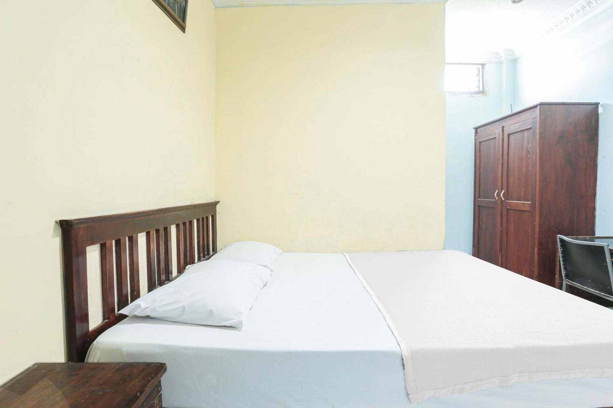 Oyo 93046 Hotel Fortuna Parepare Экстерьер фото