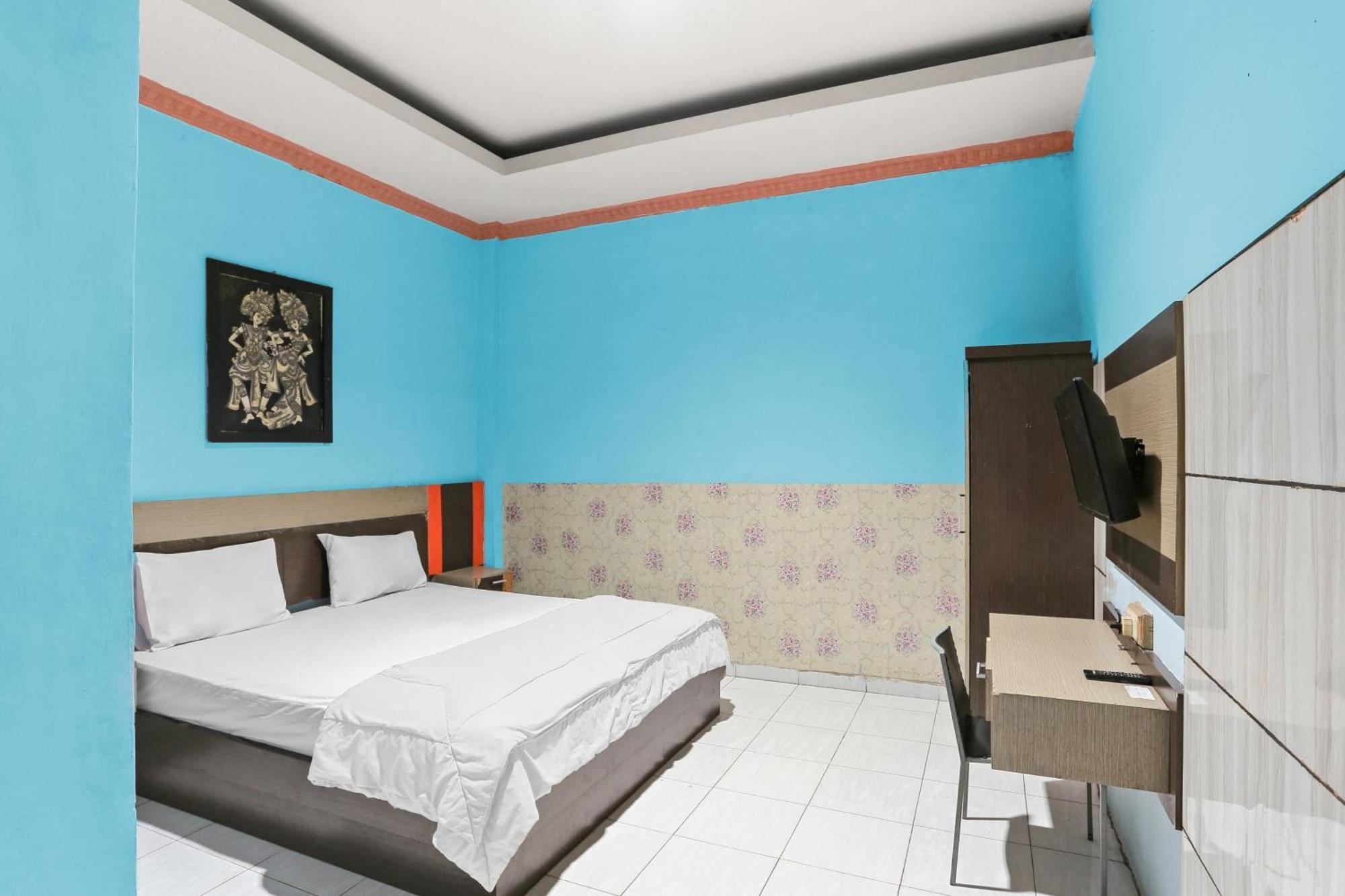 Oyo 93046 Hotel Fortuna Parepare Экстерьер фото