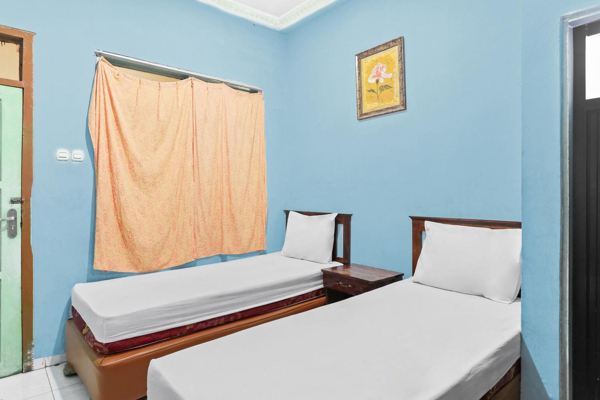 Oyo 93046 Hotel Fortuna Parepare Экстерьер фото