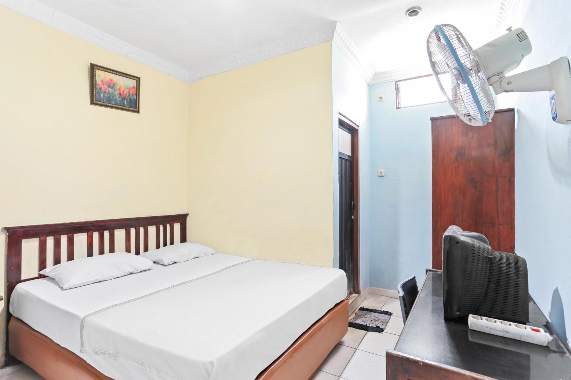 Oyo 93046 Hotel Fortuna Parepare Экстерьер фото