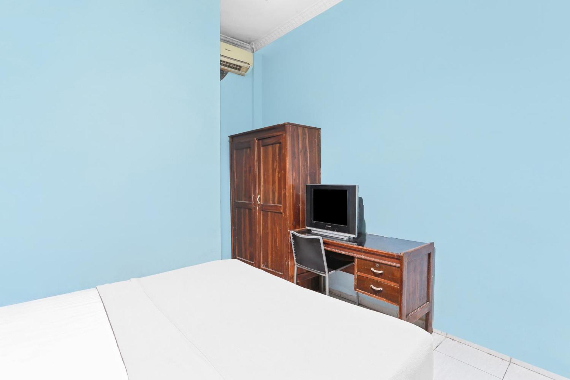 Oyo 93046 Hotel Fortuna Parepare Экстерьер фото