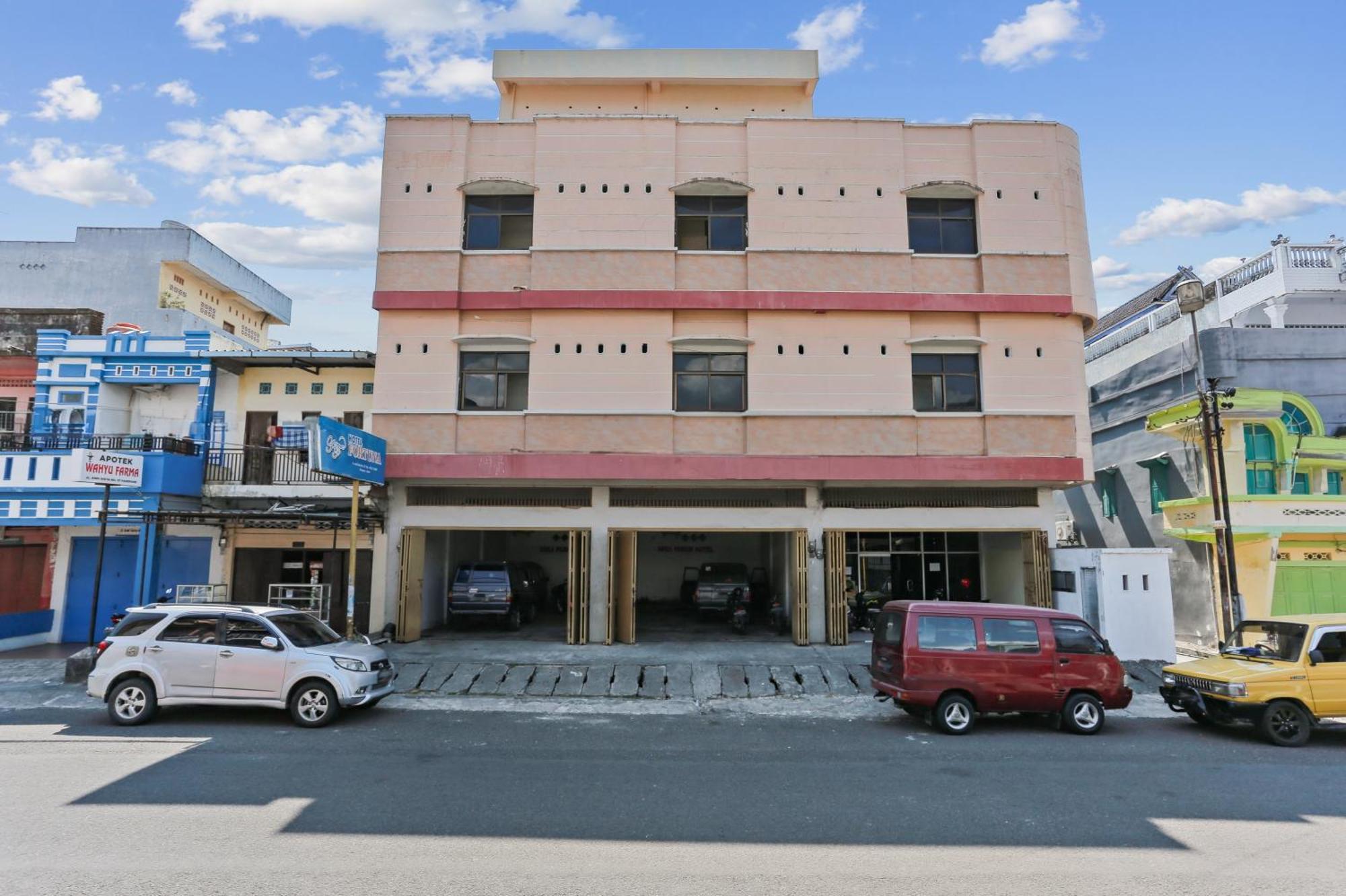 Oyo 93046 Hotel Fortuna Parepare Экстерьер фото
